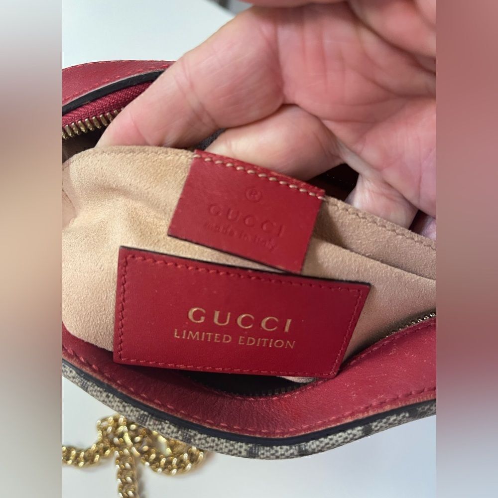 GUCCI GG Supreme Monogram Kingsnake Heart Embroidered Mini Chain Shoulder Bag. - Picture 8 of 10